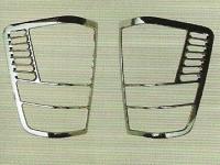 Nissan Titan (2003-) хромированные пластиковые накладки на задние фонари