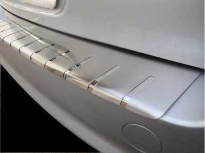 Hyundai i20 (09-) 5 дверн. накладка на задний бампер профилированная с загибом, к-кт 1шт.